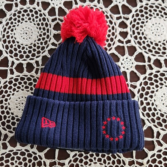 UNISEX Philadelphia 76ers winter pom-pom hat NWT. - Picture 2 of 5